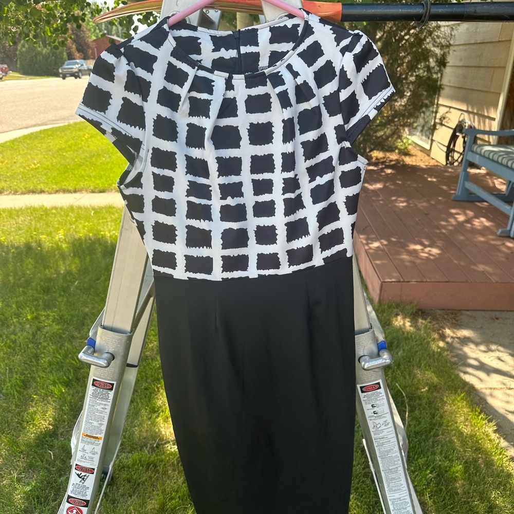 Black and white pencil dress!